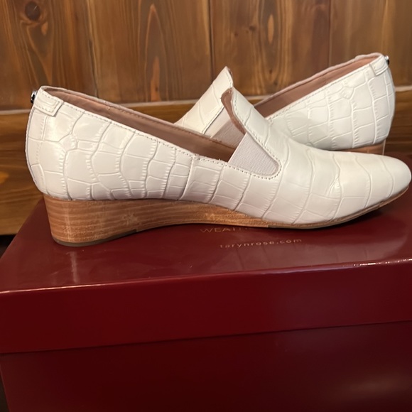 Taryn Rose white shoes - Picture 5 of 7